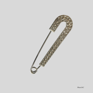 Broche ou Grande Épingle couleur Argent Décoration Vêtements pour Femmes